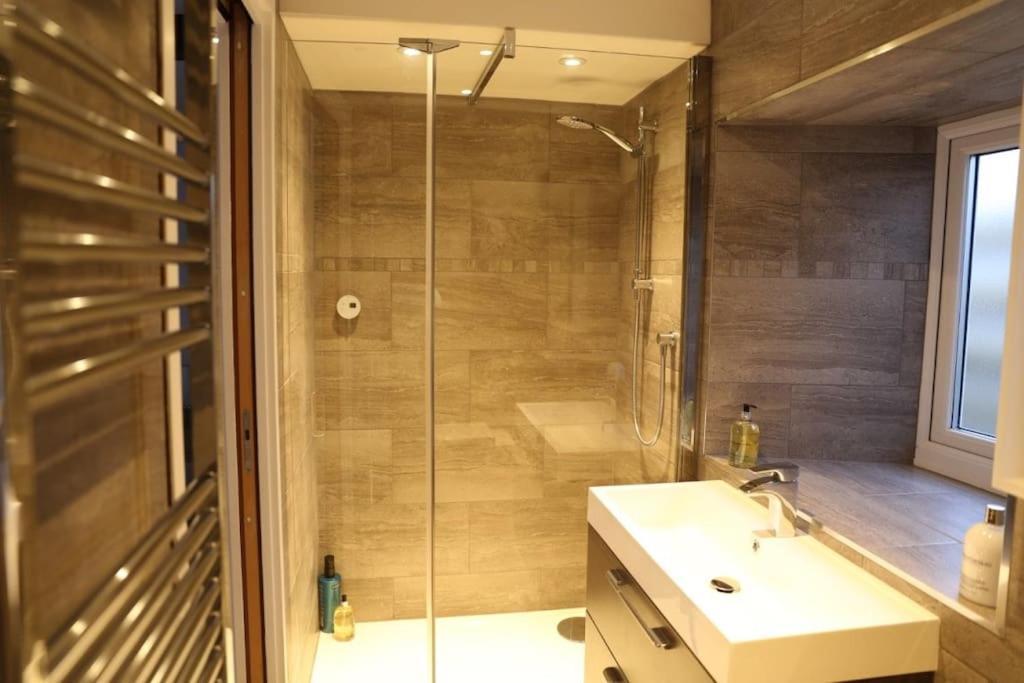 Shorepark - Waterfront Cottage With Stunning Views دومفريس المظهر الخارجي الصورة